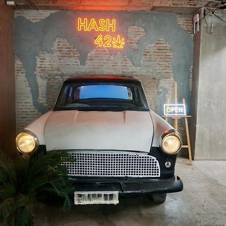 Silom Soi 3 Hash Apartment Hip And Funky With Rooftop View Banguecoque Exterior foto