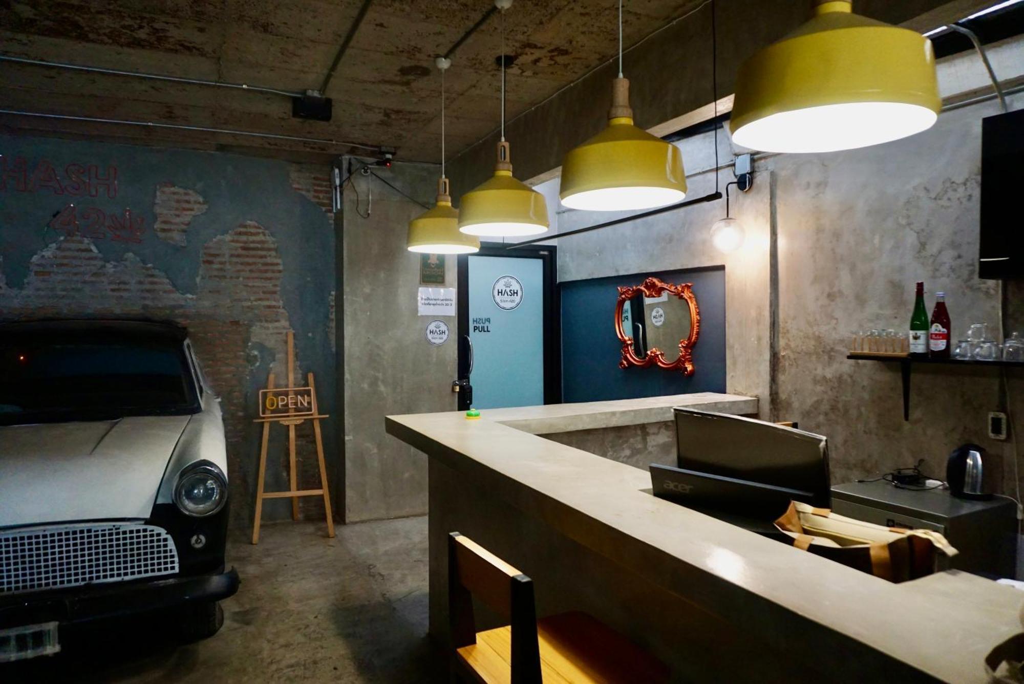 Silom Soi 3 Hash Apartment Hip And Funky With Rooftop View Banguecoque Exterior foto